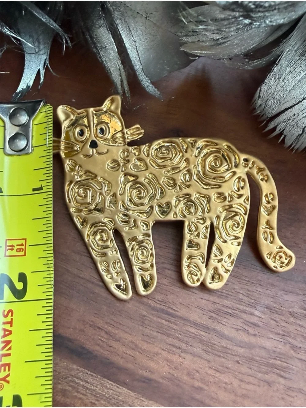 Vintage Unsigned Lancôme Paris Gold-tone Cut Out Rose Pattern Cat Brooch
Rare - Picture 9 of 10